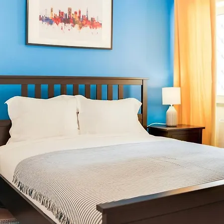 Beautiful 1 Bed Near The Beach Апартаменты